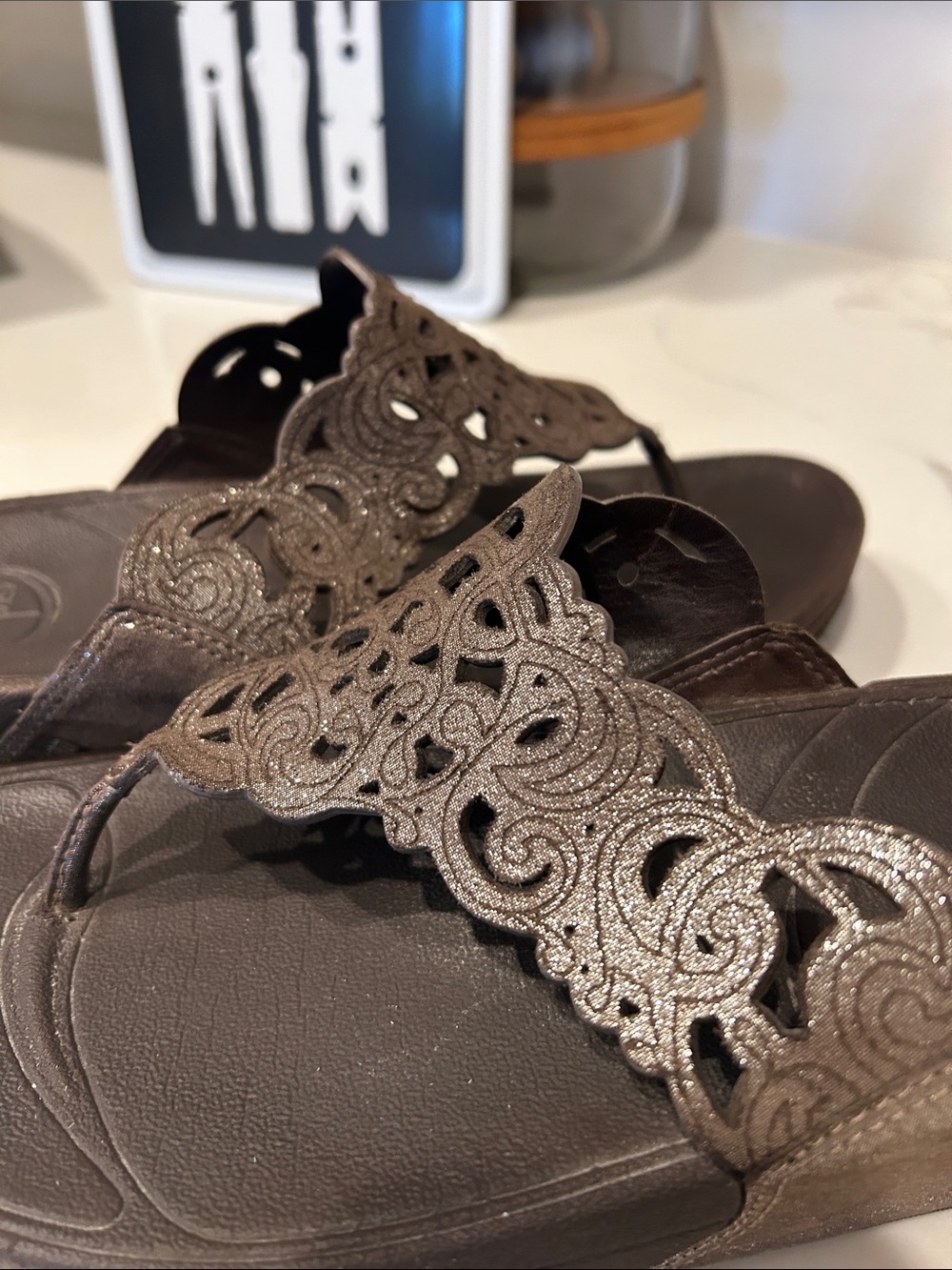 FitFlop Women's Metallic Brown Lace-Style Thong Sandals - Picture 2 of 4